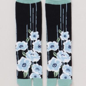 Medias tabi japonesas con diseño de camelia y líneas de lluvia – Kawagami